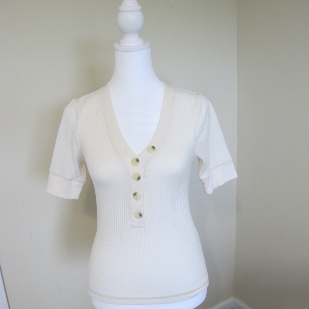 Abercrombie & Fitch Women's Short Sleeve chic staple Shirt top Size S Cream EUC - Picture 2 of 8